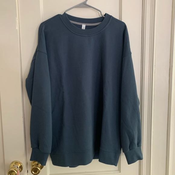 Lululemon Perfectly Oversized Crew - Picture 3 of 6